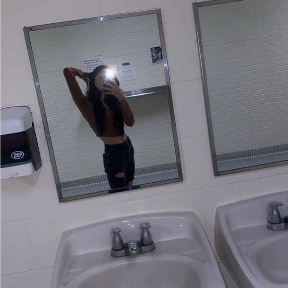 Meet your Posher, Devyn - Picture 1 of 1